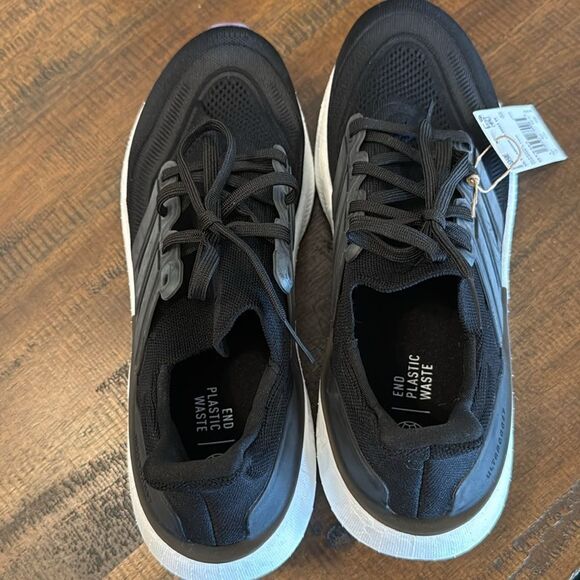 Adidas UltraBoost Women’s 10 NIB - Picture 5 of 8